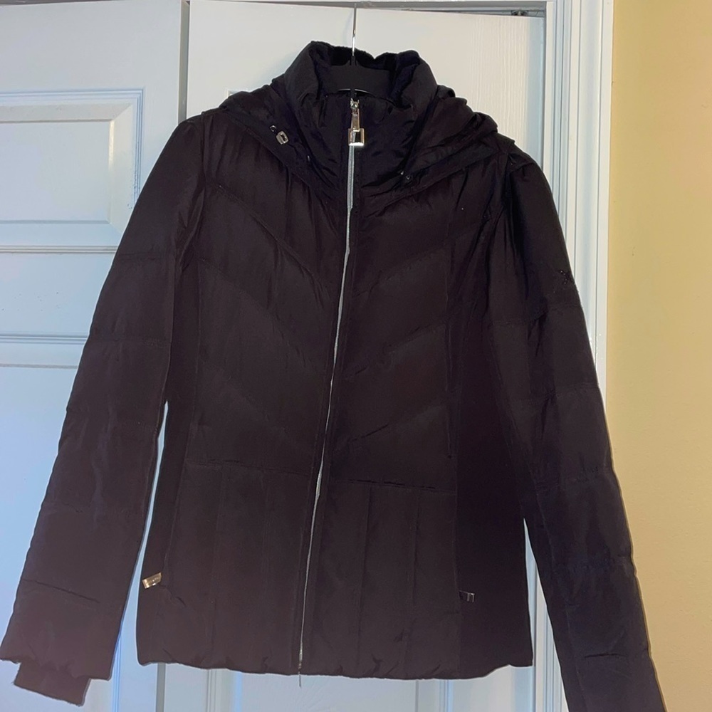 Women’s Zero Xposur snow coat. Medium w/detach hood expandable sleeves​​​​​​​​